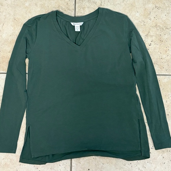 Athleta Tops - Athleta Women's Long Sleeve V-Neck Top in Olive Green size XS